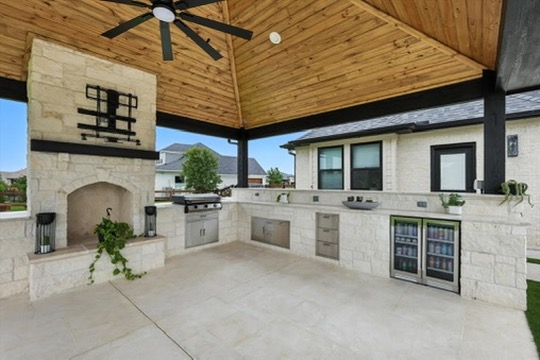 Outdoor Stone Fireplaces project 10